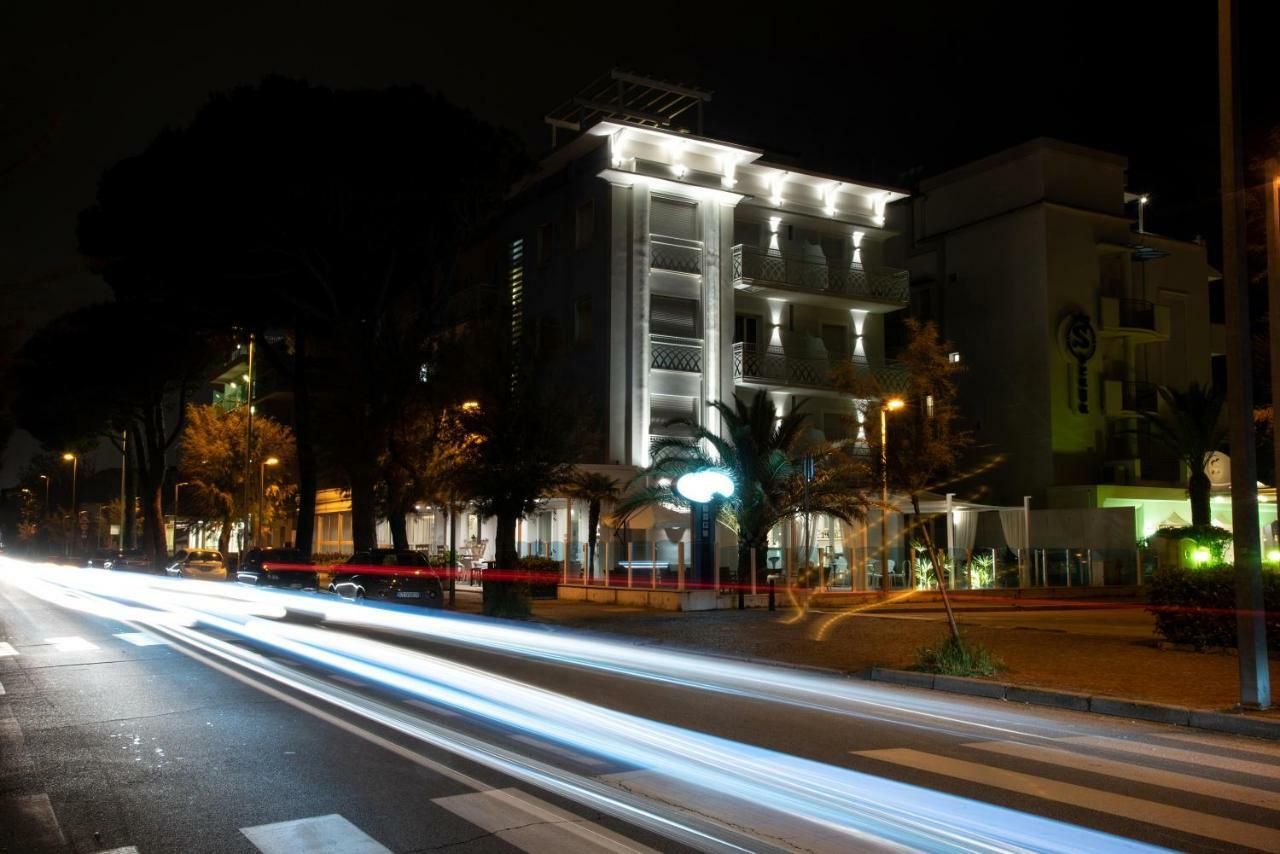 Hotel Vela D'Oro Riccione Exterior photo