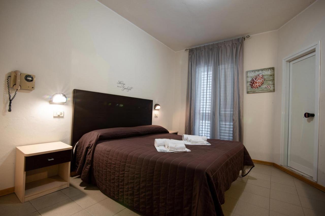 Hotel Vela D'Oro Riccione Exterior photo